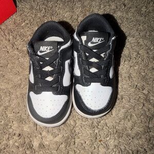 Nike Toddler Black and White Sneakers